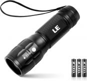 LE LED Taschenlampe, Wasserdicht Taschenlampen für Outdoor Sports, Tragbarer Zoombar Superhelle LED Flashlight, Extrem Hell Camping Taschenlampe für Männer, Frauen, Kinder (Black 2 Pack)